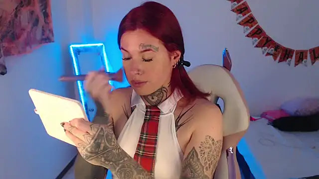 Snapshot of Maddy_Vicius19 chatting on October 2025 09:10:02 PM Maddy Vicius19 online show from October 2025 09:10:02 PM