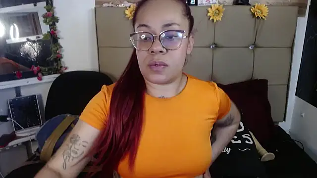 MIA  SPENCER online show from November 2025 12:04:01 PM