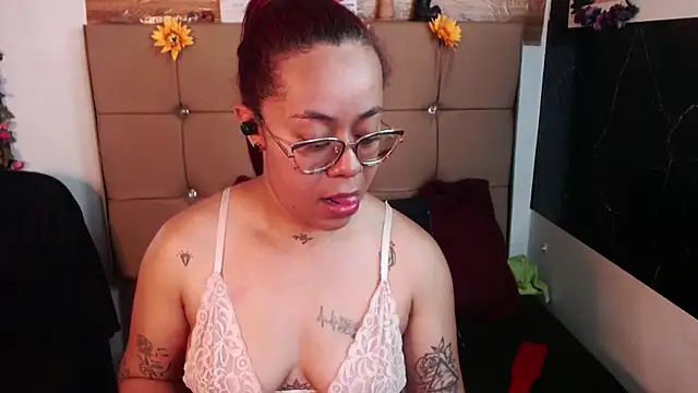 MIA  SPENCER online show from February 2026 05:41:01 PM