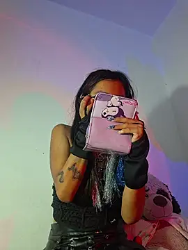 carolinerue online show from November 2025 11:09:01 AM