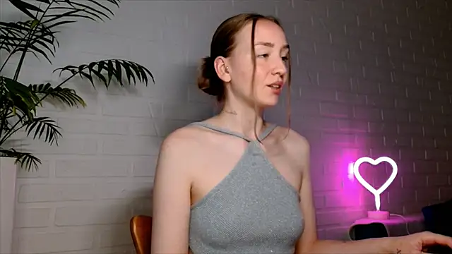 WhitePrincessLuna online show from June 2026 01:37:01 PM