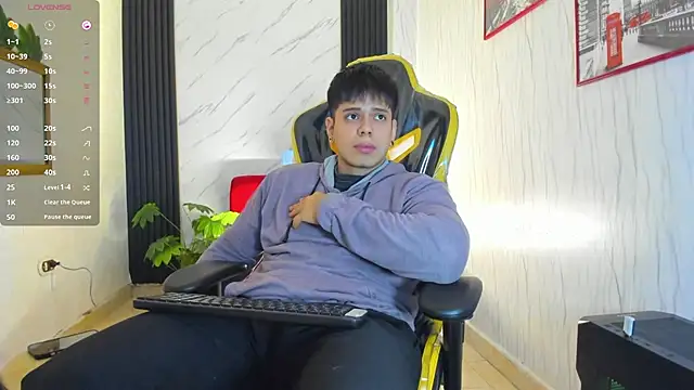 Snapshot of xKevyn chatting on November 2025 12:26:01 PM xKevyn online show from November 2025 12:26:01 PM