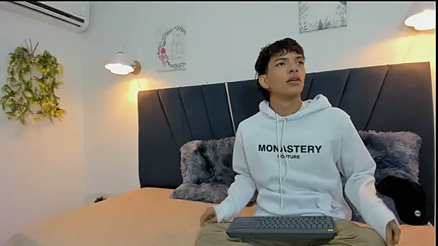 Snapshot of maicol_cum23 chatting on October 2025 01:41:02 PM maicol cum23 online show from October 2025 01:41:02 PM