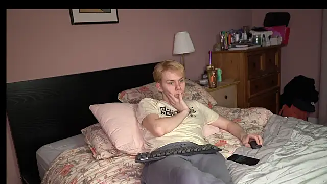 scottishtwink01 online show from December 2025 02:36:02 PM