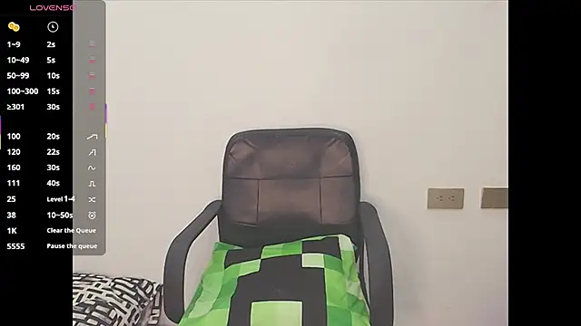 Snapshot of Isis_Bladee chatting on June 2026 09:46:01 PM Isis Bladee online show from June 2026 09:46:01 PM