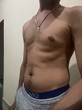 Snapshot of Reisy_HC chatting on September 2025 04:03:01 AM Reisy HC online show from September 2025 04:03:01 AM