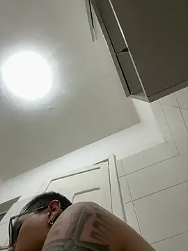 samuelcher online show from April 2026 05:06:01 AM