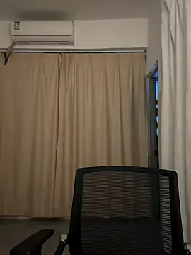 Snapshot of wly2028 chatting on November 2025 12:27:01 PM wly2028 online show from November 2025 12:27:01 PM