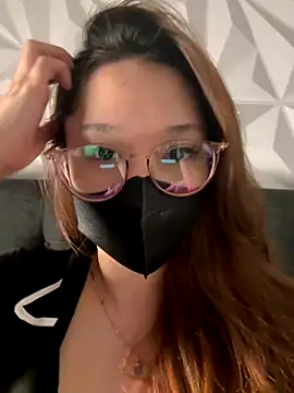 vy nguyen99 online show from September 2025 06:45:02 AM