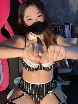 vy nguyen99 online show from September 2025 05:53:02 AM