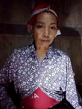 Snapshot of -Xuka-200 chatting on November 2025 10:28:02 AM -Xuka-200 online show from November 2025 10:28:02 AM