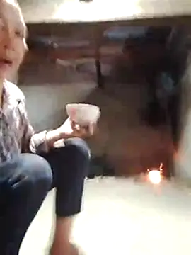 Snapshot of -Xuka-200 chatting on November 2025 06:35:01 AM -Xuka-200 online show from November 2025 06:35:01 AM