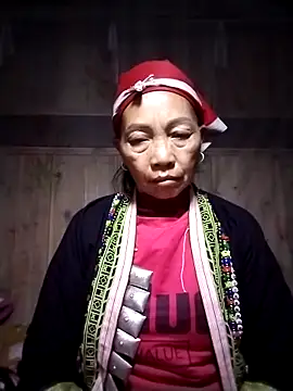 Snapshot of -Xuka-200 chatting on December 2025 11:26:02 AM -Xuka-200 online show from December 2025 11:26:02 AM