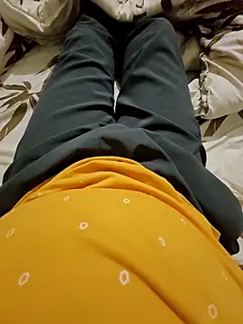 Snapshot of Famit025 chatting on November 2025 01:44:02 PM Famit025 online show from November 2025 01:44:02 PM