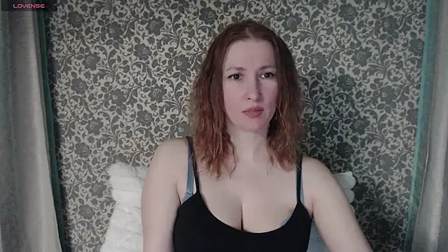 Snapshot of LesanaMagic chatting on February 2025 08:31:01 PM LesanaMagic online show from February 2025 08:31:01 PM