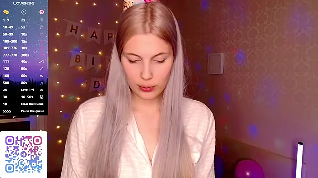 Snapshot of Larileya chatting on October 2025 05:56:02 PM Larileya online show from October 2025 05:56:02 PM