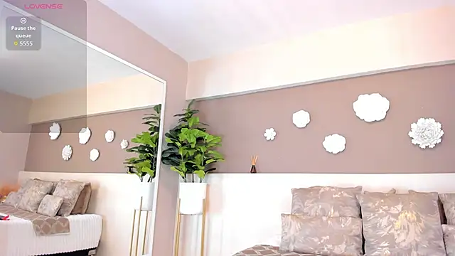 VictoriaShelby online show from October 2025 12:05:01 PM