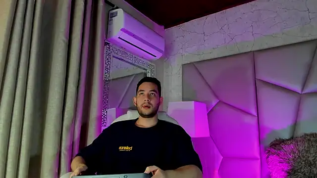 Snapshot of matti_de_lucaa chatting on September 2025 05:35:01 PM matti de lucaa online show from September 2025 05:35:01 PM