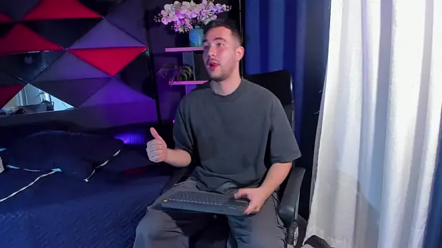 Snapshot of matti_de_lucaa chatting on September 2025 05:39:02 PM matti de lucaa online show from September 2025 05:39:02 PM