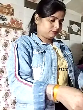 Hot-Pooja25 online show from February 2026 03:38:01 PM