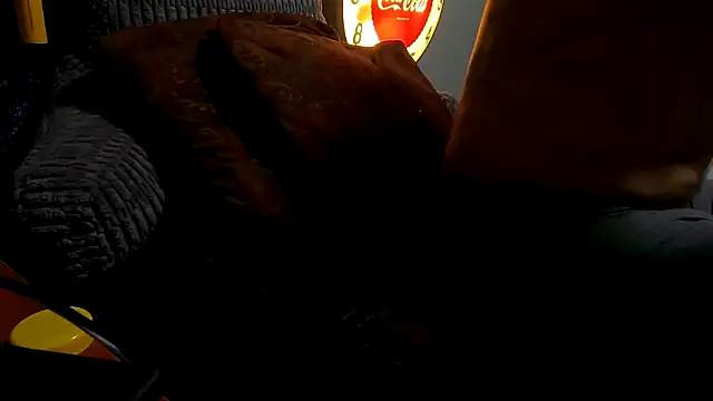 Mickelangello75 online show from October 2025 01:25:01 PM