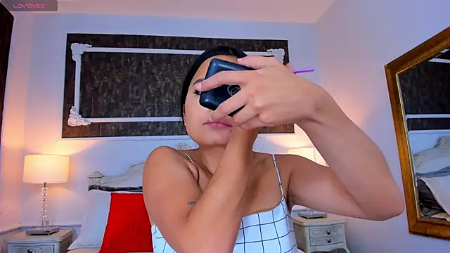 SharonBonet online show from October 2025 11:22:01 AM