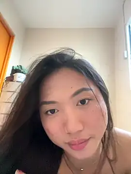 Snapshot of cassie_cakes chatting on November 2025 08:31:02 AM cassie cakes online show from November 2025 08:31:02 AM