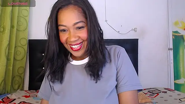 Snapshot of Gracce-Smith chatting on October 2025 08:17:02 PM Gracce-Smith online show from October 2025 08:17:02 PM