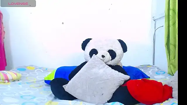 Snapshot of Gracce-Smith chatting on November 2025 07:47:01 PM Gracce-Smith online show from November 2025 07:47:01 PM