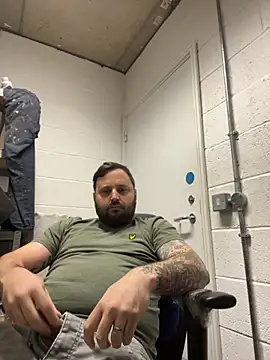 Snapshot of Mr-Unzipped69 chatting on October 2025 09:10:01 AM Mr-Unzipped69 online show from October 2025 09:10:01 AM