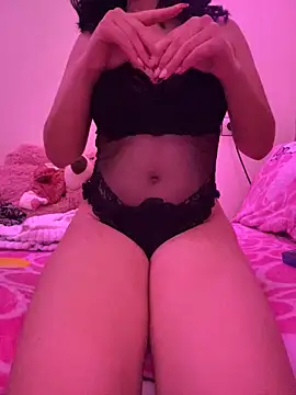 Snapshot of saloma70 chatting on October 2025 06:03:02 AM saloma70 online show from October 2025 06:03:02 AM