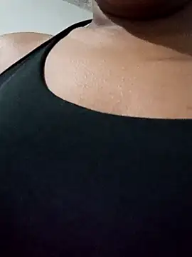 Snapshot of Fernanda005 chatting on September 2025 03:52:01 AM Fernanda005 online show from September 2025 03:52:01 AM