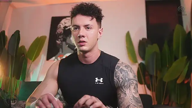 Thomas Falcon online show from November 2025 11:49:02 PM