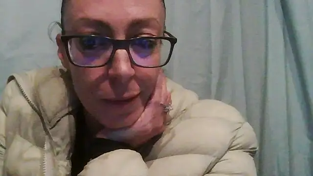 Snapshot of Astrid3 chatting on November 2025 10:14:02 PM Astrid3 online show from November 2025 10:14:02 PM