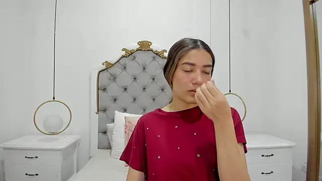 Skylerwhite02 online show from April 2026 03:34:01 AM