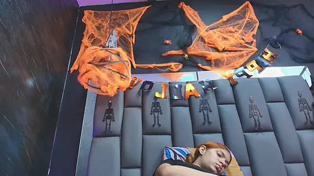 kissme luna online show from October 2025 07:14:02 PM