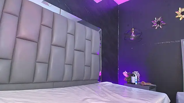 kissme luna online show from November 2025 07:01:02 PM