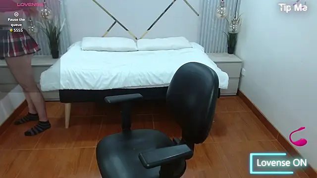 Bom BomXX online show from November 2025 01:38:02 AM