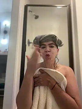 Snapshot of Gringo_XXX_Latina chatting on July 2026 11:18:02 PM Gringo XXX Latina online show from July 2026 11:18:02 PM