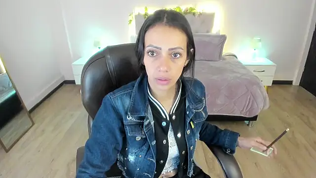 Snapshot of Mariam_Lopez__ chatting on June 2026 02:53:01 AM Mariam Lopez online show from June 2026 02:53:01 AM
