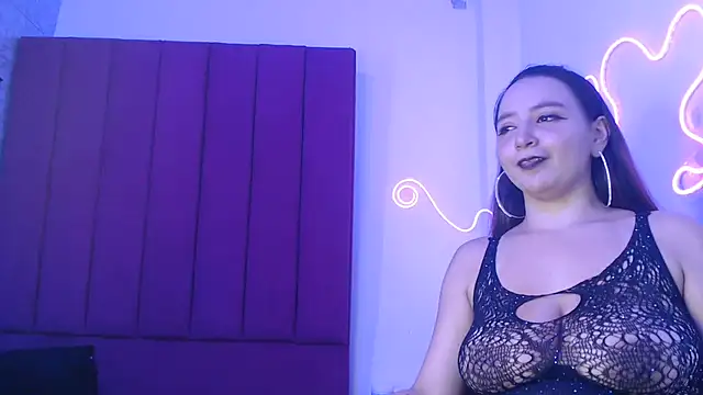 Snapshot of Mia2xsmith chatting on June 2026 08:47:02 AM Mia2xsmith online show from June 2026 08:47:02 AM