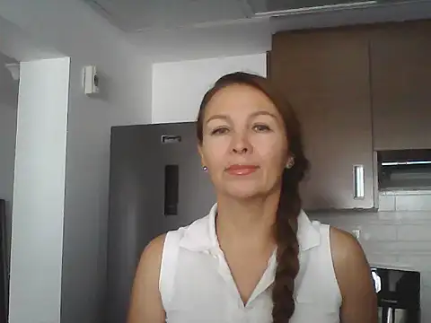 Snapshot of Avelinii chatting on May 2026 07:25:01 AM Avelinii online show from May 2026 07:25:01 AM