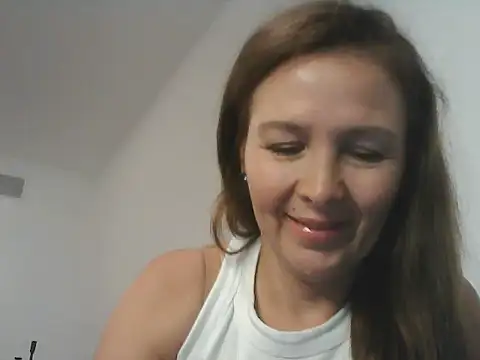 Snapshot of Avelinii chatting on May 2026 06:12:02 PM Avelinii online show from May 2026 06:12:02 PM