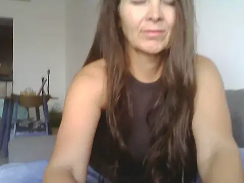 Snapshot of Avelinii chatting on May 2026 01:30:02 PM Avelinii online show from May 2026 01:30:02 PM