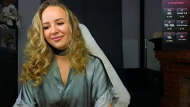 Snapshot of Hloya_Mei chatting on September 2025 11:28:01 PM Hloya Mei online show from September 2025 11:28:01 PM