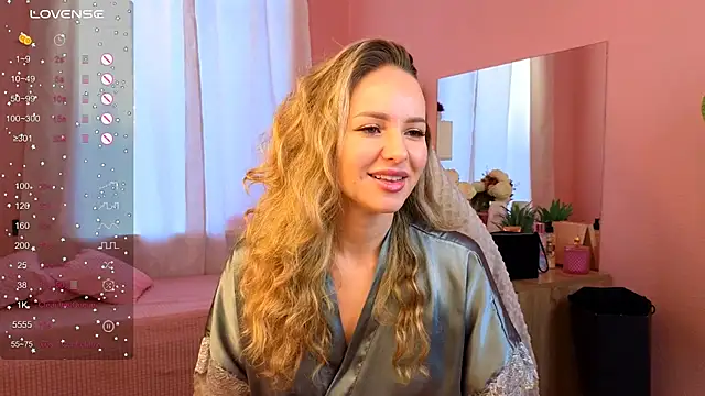 Snapshot of Hloya_Mei chatting on September 2025 01:09:01 AM Hloya Mei online show from September 2025 01:09:01 AM