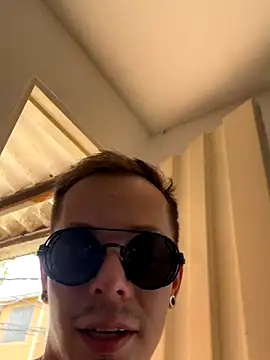 Snapshot of dimitryivanovv chatting on October 2025 06:39:01 PM dimitryivanovv online show from October 2025 06:39:01 PM