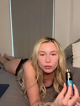 SexySaraxxoo online show from January 2026 03:17:01 PM