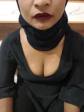 Snapshot of Itz_Mayra_ chatting on October 2025 08:04:02 AM Itz Mayra online show from October 2025 08:04:02 AM