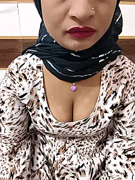 Snapshot of Itz_Mayra_ chatting on November 2025 06:14:01 AM Itz Mayra online show from November 2025 06:14:01 AM